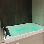 Apartment 18zero2 Luxury