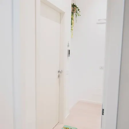 18zero2 Luxury Apartment Bari