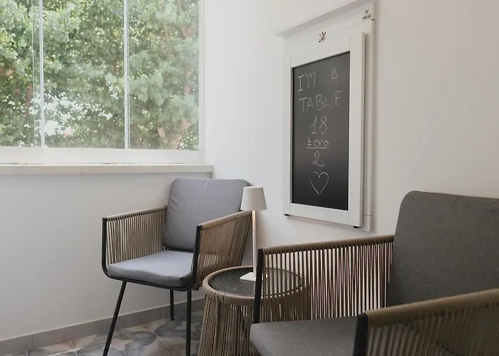 18zero2 Luxury Apartment